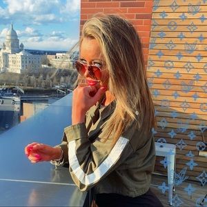 Meet your Posher, Melena